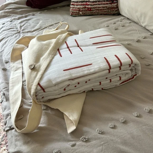 Magnolia Organics Cloud Collection Blanket Quilt -Brush Lines-Terra Cotta -Twin - Picture 1 of 12